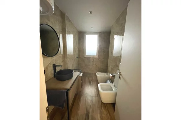 Shtepi ne shitje Apartament ne Tirane, 2+1, Mobilimi E mobiluar, Pagesa 30,000,000  Leke.