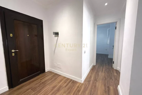 Shtepi me qera Apartament ne Tirane, 2+1, Mobilimi E mobiluar, Pagesa 75,000  Leke.