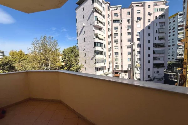 Shtepi me qera Apartament ne Tirane, 2+1, Mobilimi E mobiluar, Pagesa 75,000  Leke.