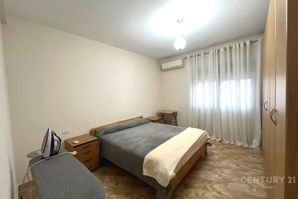 Shtepi me qera Apartament ne Tirane, 2+1, Mobilimi E mobiluar, Pagesa 75,000  Leke.