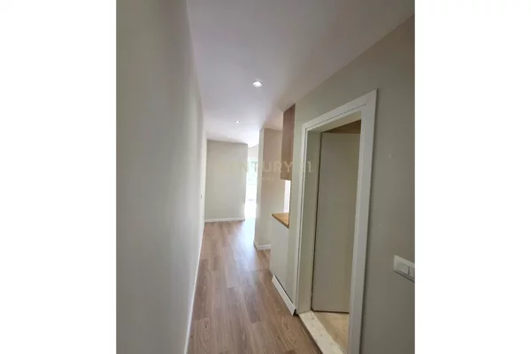 Shtepi ne shitje Apartament ne Tirane, 2+1, Mobilimi Bosh, pa mobiluar, Pagesa 181,000  Euro.