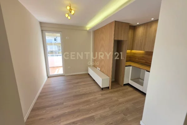Shtepi ne shitje Apartament ne Tirane, 2+1, Mobilimi Bosh, pa mobiluar, Pagesa 181,000  Euro.