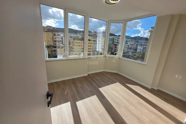 Shtepi ne shitje Apartament ne Tirane, 2+1, Mobilimi Bosh, pa mobiluar, Pagesa 181,000  Euro.
