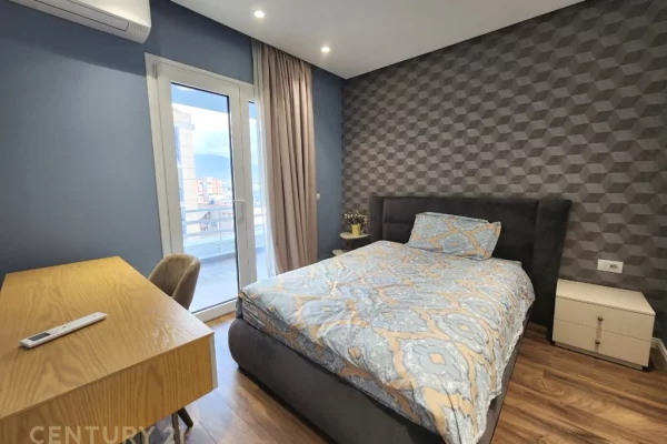 Shtepi me qera Apartament ne Tirane, 3+1, Mobilimi E mobiluar, Pagesa 170,000  Leke.