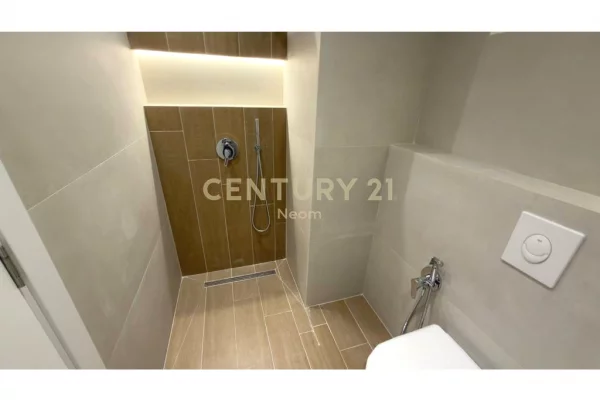 Shtepi ne shitje Apartament ne Tirane, 1+1, Mobilimi E mobiluar, Pagesa 128,000  Euro.