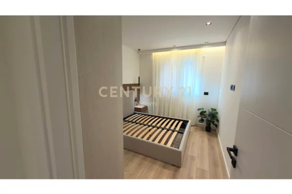 Shtepi ne shitje Apartament ne Tirane, 1+1, Mobilimi E mobiluar, Pagesa 128,000  Euro.