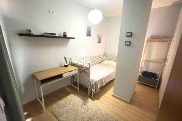 Shtepi me qera Apartament ne Tirane, 2+1, Mobilimi E mobiluar, Pagesa 700  Euro.