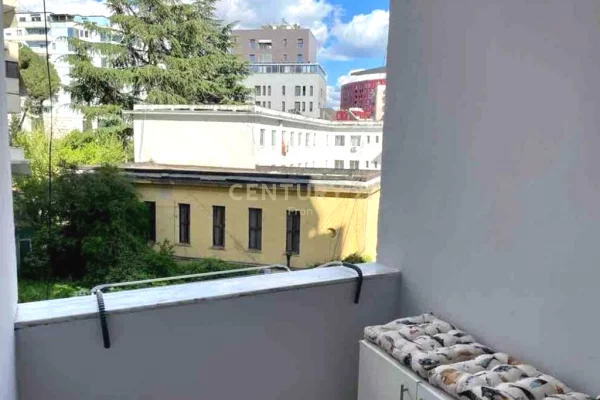 Shtepi me qera Apartament ne Tirane, 2+1, Mobilimi E mobiluar, Pagesa 700  Euro.