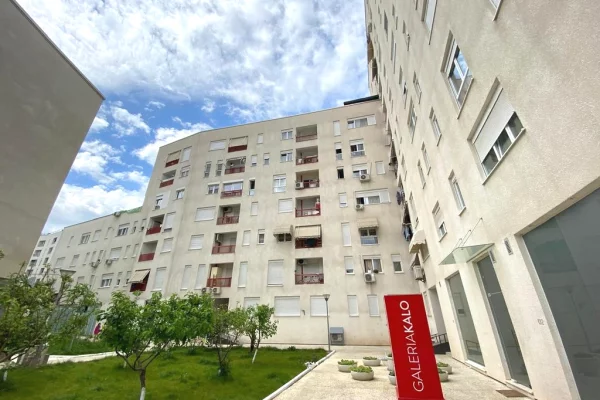 Shtepi me qera Apartament ne Tirane, 2+1, Mobilimi E mobiluar, Pagesa 980  Euro.