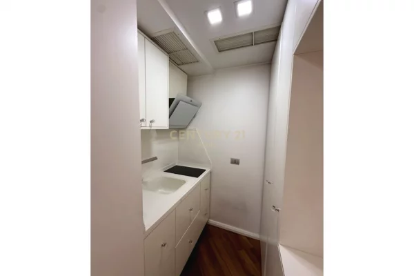 Shtepi ne shitje Apartament ne Tirane, 1+1, Mobilimi E mobiluar, Pagesa 200,000  Euro.