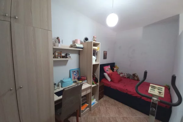 Shtepi me qera Apartament ne Tirane, 2+1, Mobilimi E mobiluar, Pagesa 55,000  Leke.
