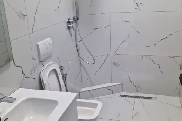 Shtepi me qera Apartament ne Tirane, 3+1, Mobilimi E mobiluar, Pagesa 640  Euro.