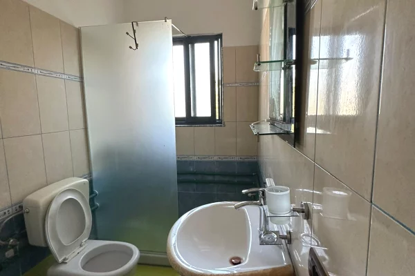 Shtepi me qera Apartament ne Tirane, Garsoniere, Mobilimi E mobiluar, Pagesa 300  Euro.