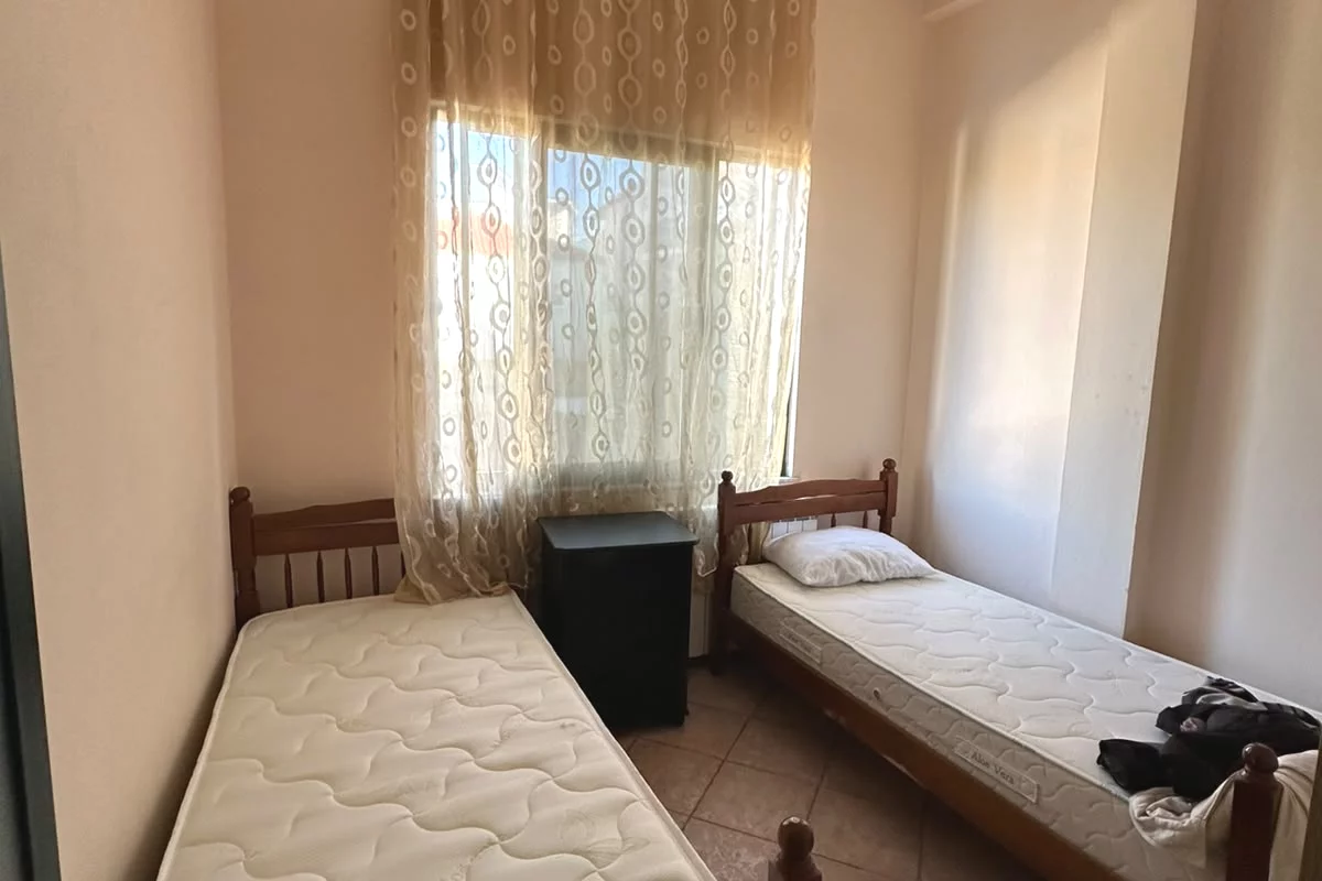 Shtepi me qera Apartament ne Tirane, Garsoniere, Mobilimi E mobiluar, Pagesa 300  Euro.