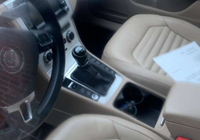 Volkswagen Passat B7 viti 2012 me 77,000 KM i sapoardhur nga Gjermania. Cmontohet per pjese kembimi,