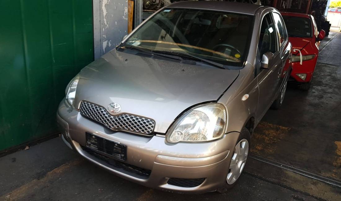 Toyota Yaris viti 2003 e sapoardhur nga Italia, cmontohet per pjese kembimi.