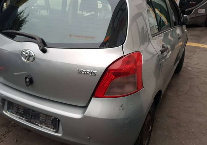 Toyota Yaris viti 2007 e sapoardhur nga Italia, cmontohet per pjese kembimi.