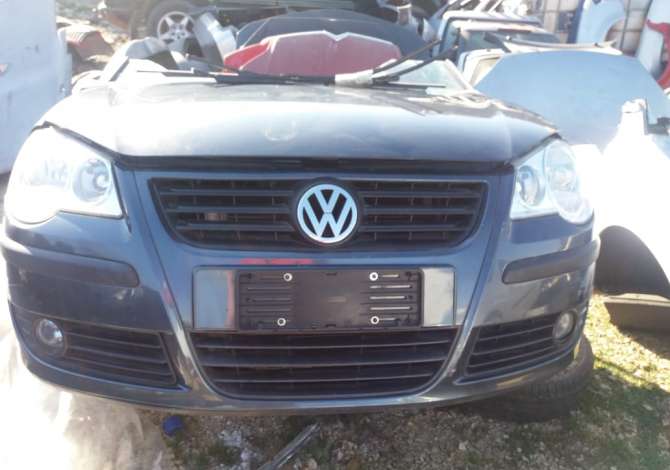 Volkswagen Polo viti 2008, çmontohet për pjesë këmbimi.