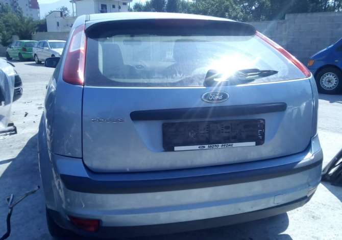Ford Focus viti 2006 benzine, cmontohet per pjese kembimi.