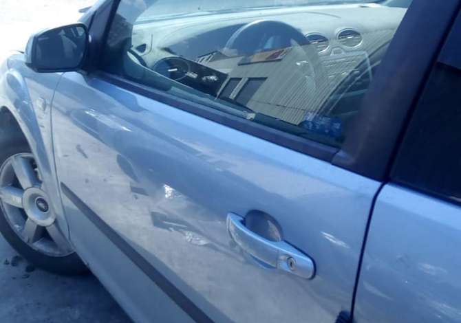 Ford Focus viti 2006 benzine, cmontohet per pjese kembimi.