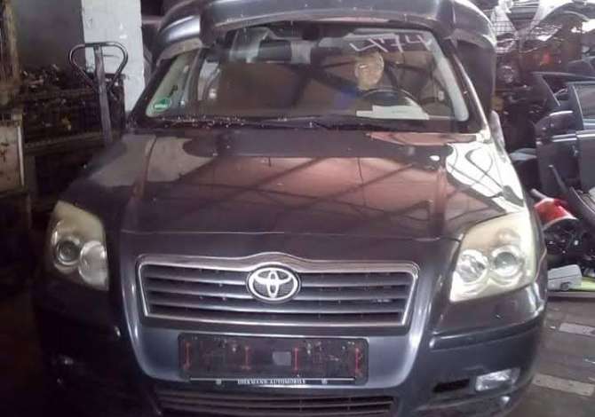 Toyota Avensis, cmontohet per pjese kembimi.
