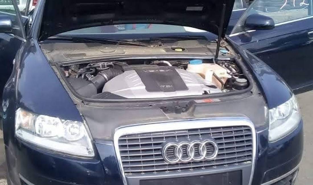 Audi A6, cmontohet per pjese kembimi.