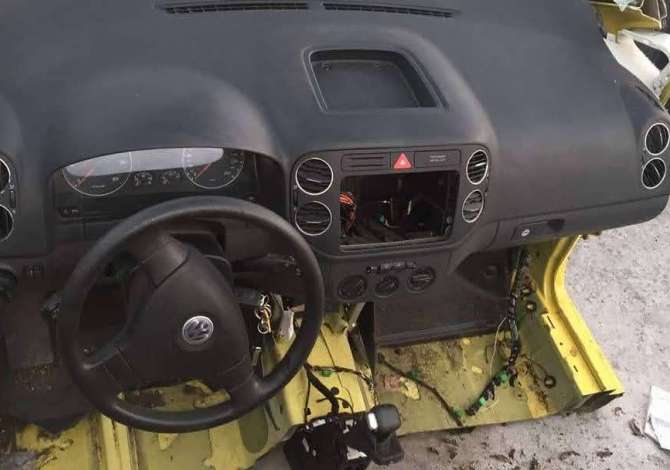 Volkswagen Golf 5 Plus, cmontohet per pjese kembimi.