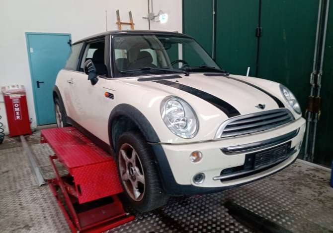 Mini Cooper, viti 2004, 1.6 benzine, e sapoardhur me 0 kilometra ne Shqiperi , cmontuar per pjesen k