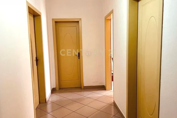 Shtepi me qera Apartament ne Tirane, 2+1, Mobilimi E mobiluar, Pagesa 620  Euro.