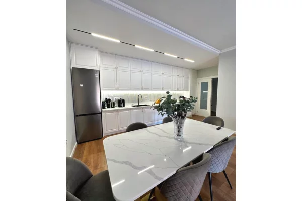 Shtepi me qera Apartament ne Tirane, 2+1, Mobilimi E mobiluar, Pagesa 1,050  Euro.