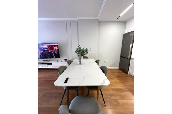 Shtepi me qera Apartament ne Tirane, 2+1, Mobilimi E mobiluar, Pagesa 1,050  Euro.