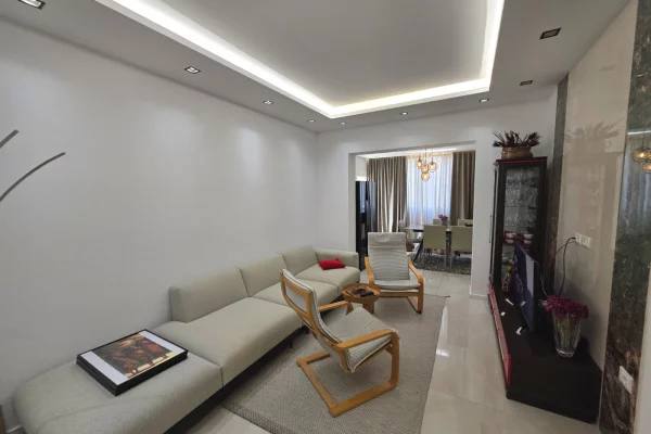 Apartament 2+1 me qera ne Tirane zona Sheshi Shkenderbej/Myslym Shyri