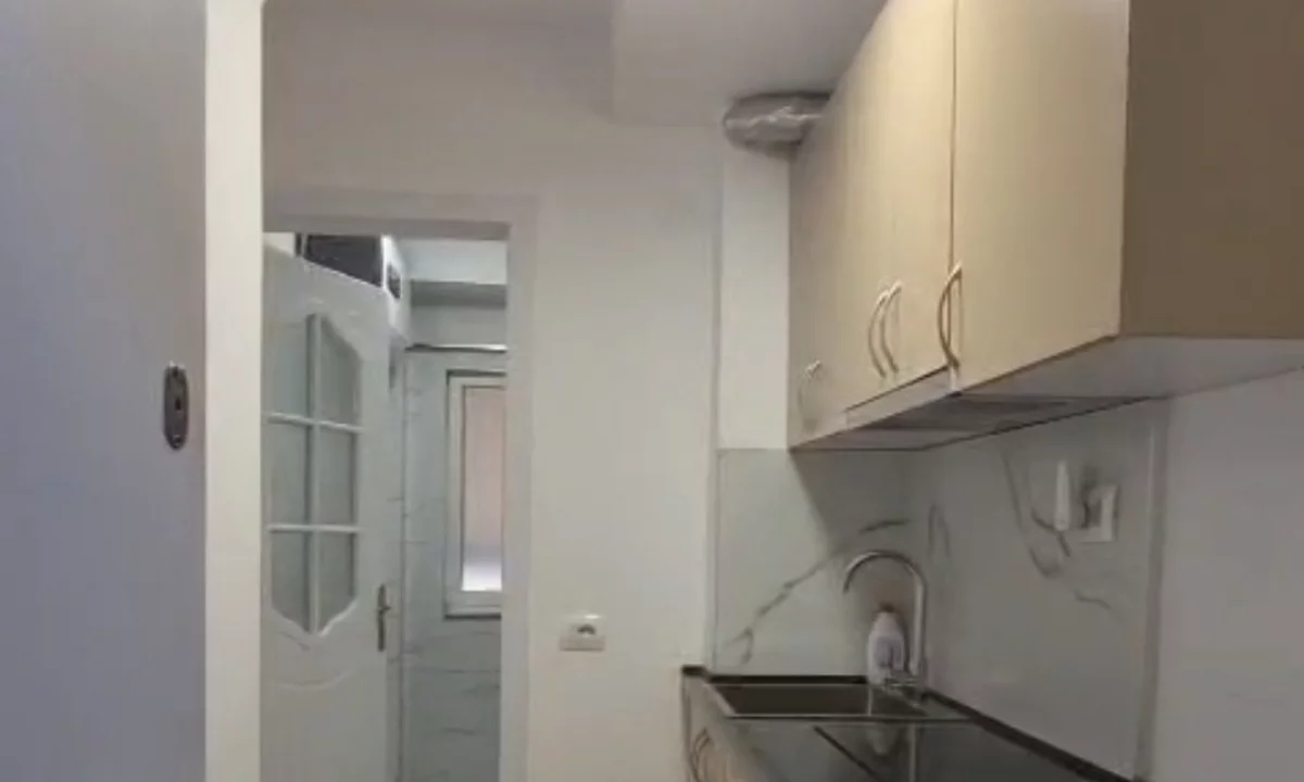 Shtepi me qera Apartament ne Tirane, Garsoniere, Mobilimi E mobiluar, Pagesa 500  Euro.