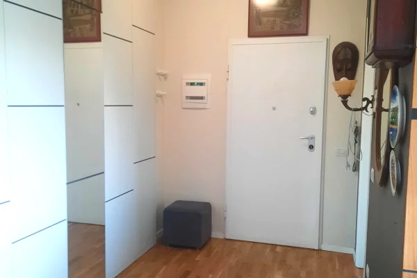 Shtepi me qera Apartament ne Tirane, 1+1, Mobilimi E mobiluar, Pagesa 70,000  Leke.