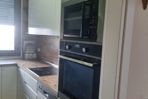 Shtepi me qera Apartament ne Tirane, 1+1, Mobilimi E mobiluar, Pagesa 70,000  Leke.