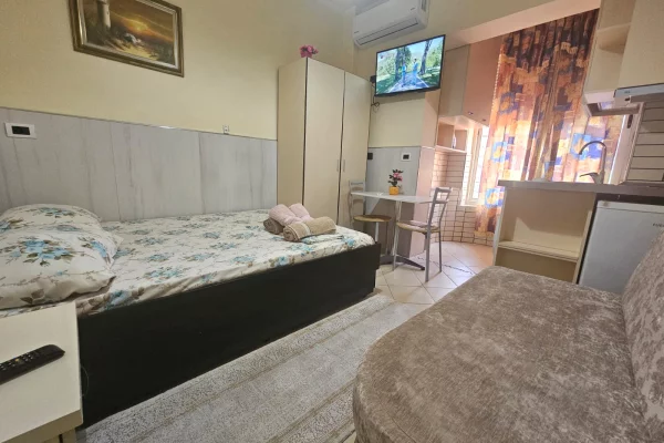 Shtepi me qera Apartament ne Tirane, Garsoniere, Mobilimi E mobiluar, Pagesa 36,000  Leke.