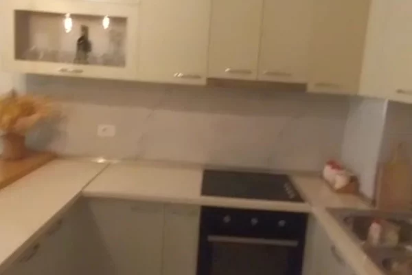 Shtepi me qera Apartament ne Tirane, 2+1, Mobilimi E mobiluar, Pagesa 53,000  Leke.
