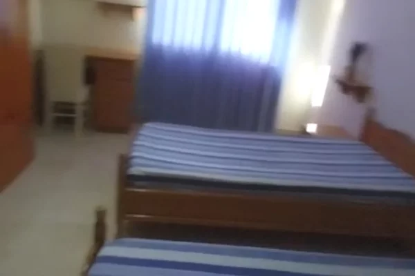 Shtepi me qera Apartament ne Tirane, 2+1, Mobilimi E mobiluar, Pagesa 53,000  Leke.