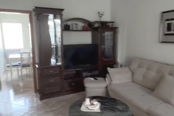 Shtepi me qera Apartament ne Tirane, 2+1, Mobilimi E mobiluar, Pagesa 50,000  Leke.