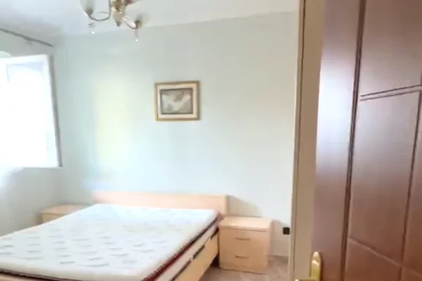 Shtepi me qera Apartament ne Tirane, 2+1, Mobilimi E mobiluar, Pagesa 50,000  Leke.