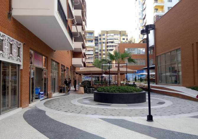 Offerte di lavoro a Tirana, Profession Kamarier/e , , Pagamento Trattabile.