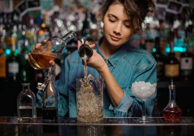 Offerte di lavoro a Tirana, Profession Kamarier/e , , Pagamento 28,000  Leke.