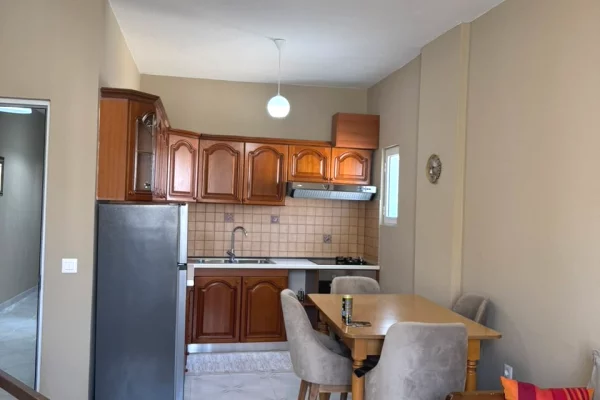 Shtepi me qera 2+1 ne Tirane - 470 Euro