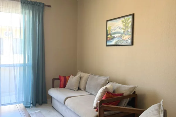 Shtepi me qera Apartament ne Tirane, 2+1, Mobilimi E mobiluar, Pagesa 470  Euro.