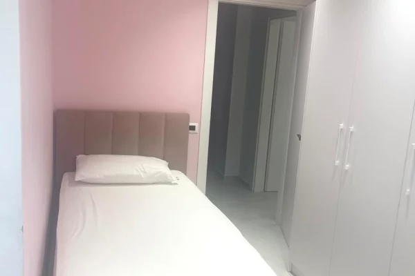 Shtepi me qera Apartament ne Tirane, 2+1, Mobilimi E mobiluar, Pagesa 480  Euro.