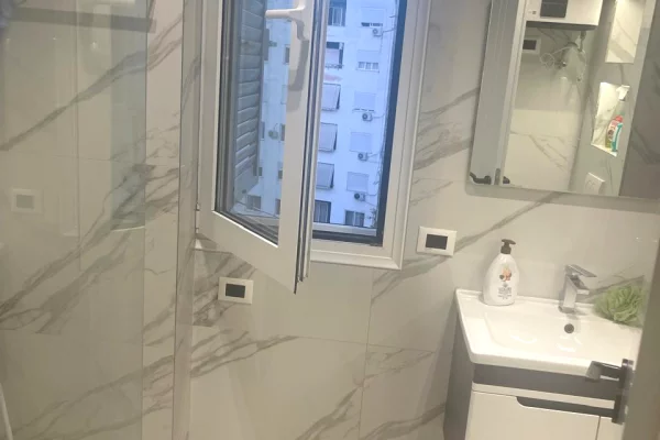 Shtepi me qera Apartament ne Tirane, 2+1, Mobilimi E mobiluar, Pagesa 480  Euro.