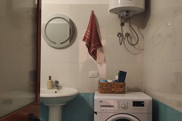 Shtepi ne shitje Apartament ne Durres, 2+1, Mobilimi E mobiluar, Pagesa 130,000  Euro.