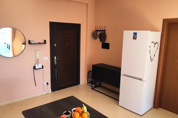 Shtepi ne shitje Apartament ne Durres, 2+1, Mobilimi E mobiluar, Pagesa 130,000  Euro.