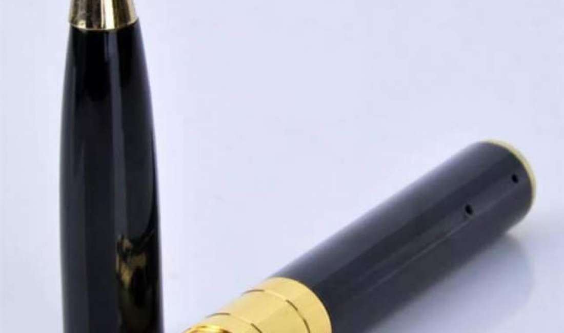 Stilolaps me kamer te fshehte