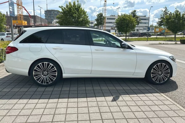 Cars for sale in Tirana, Mercedes-Benz, 2015 Diesel,Kambio Automatik Payment 10,800  Euro.